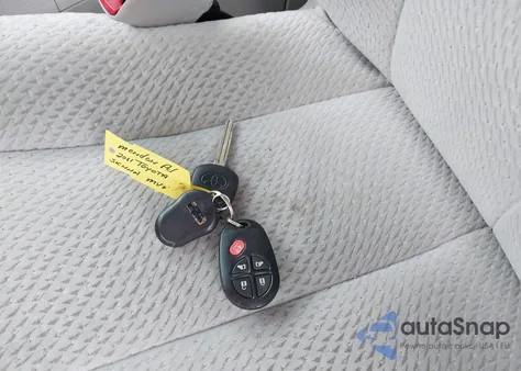 2011 Toyota Sienna Le V6 z USA, uszkodzony, nr VIN 5TDKK3DC7BS103747